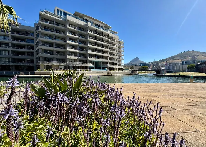 Waterfront Canal, 2 Bedroom Apartment