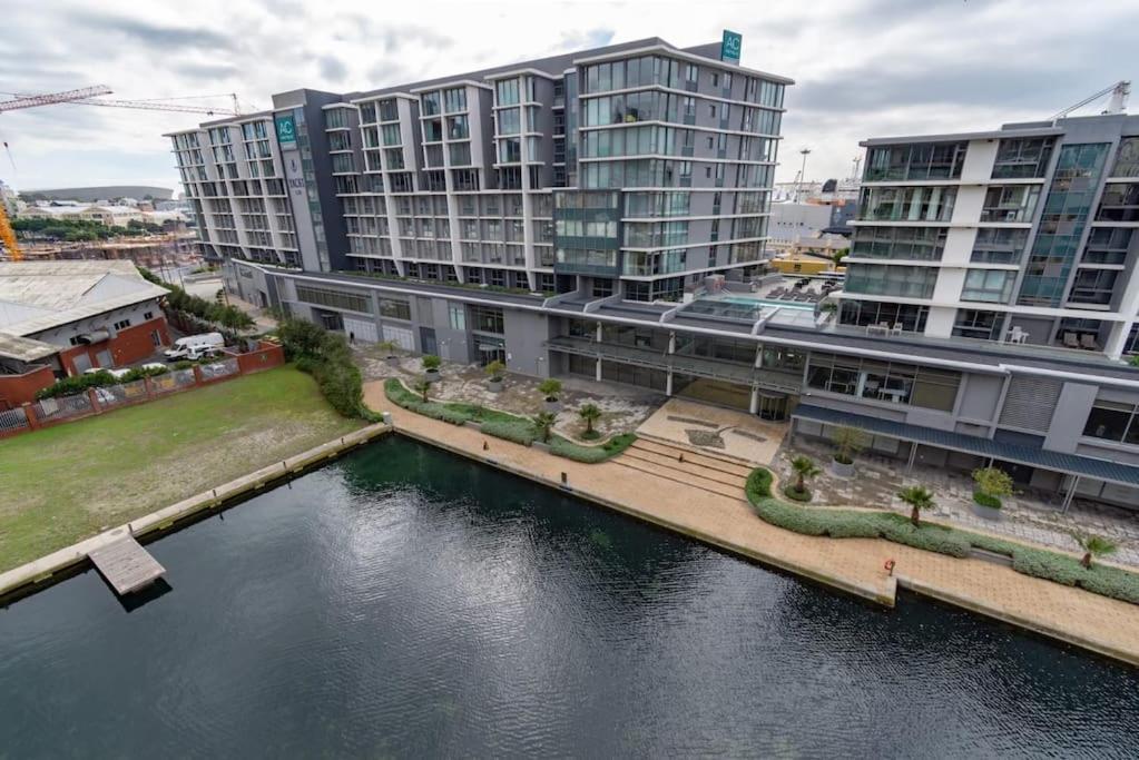 Waterfront Canal, 2 Bedroom * Kapstadt