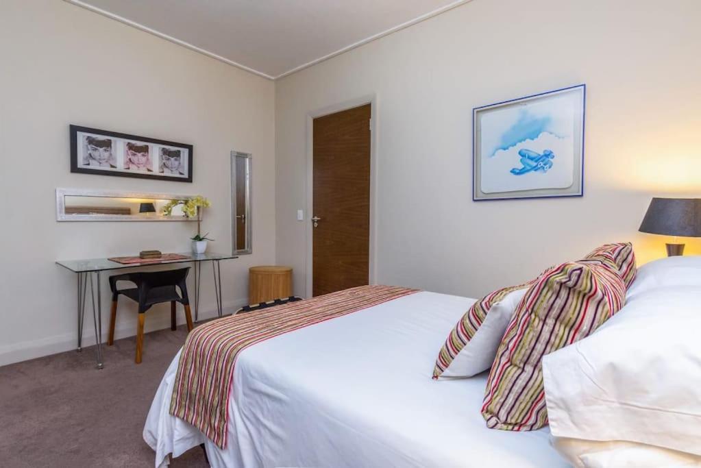 Waterfront Canal, 2 Bedroom Kapstadt