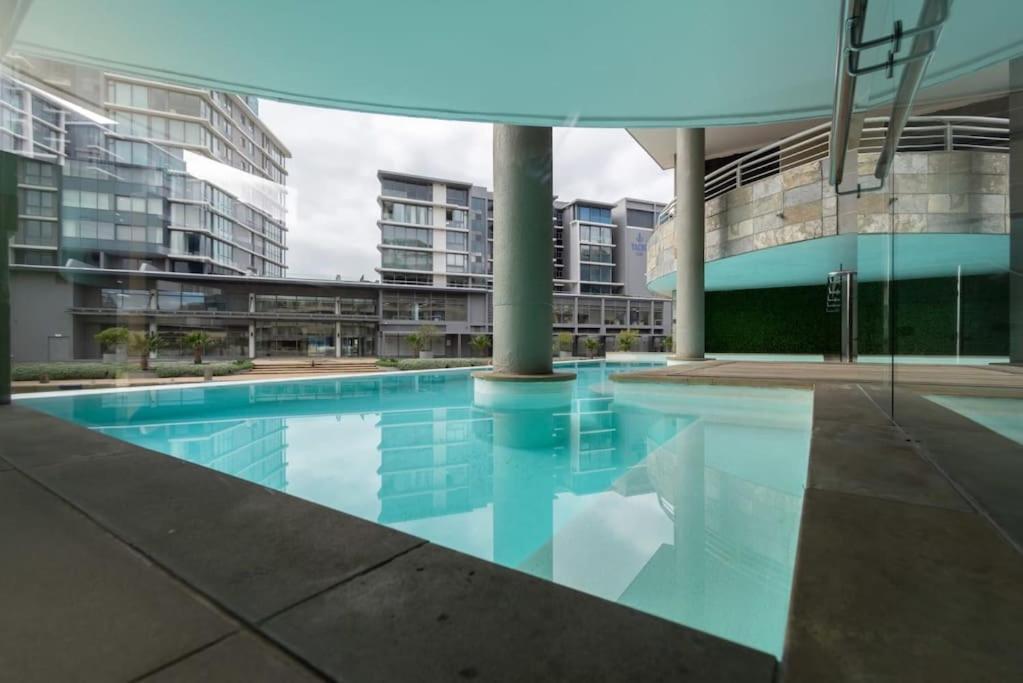 Waterfront Canal, 2 Bedroom Apartment *